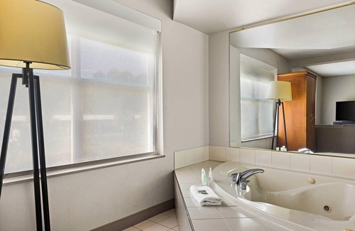 Hinesville Hotel | Country Inn & Suites by Radisson, Hinesville, GA