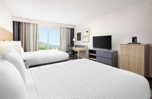 Big Flats Airport Hotel | Country Inn & Suites by Radisson, Big Flats (Elmira), NY