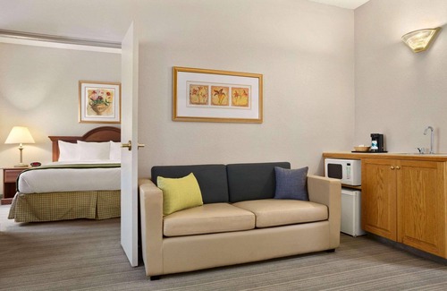 University Place Hotel | Country Inn & Suites by Radisson, Charlotte University Place, NC