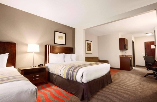 Dearborn Hotel | Country Inn & Suites by Radisson, Dearborn, MI