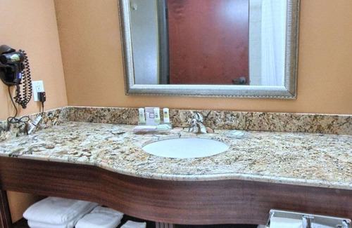 Dearborn Hotel | Country Inn & Suites by Radisson, Dearborn, MI
