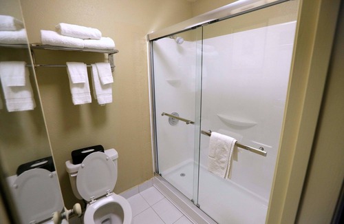 Paw Creek Hotel | Country Inn & Suites by Radisson, Charlotte I-85 Airport, NC