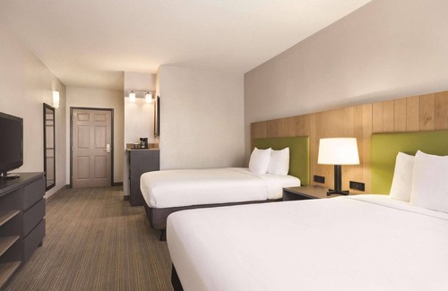 Conyers Hotel | Country Inn & Suites by Radisson, Conyers, GA