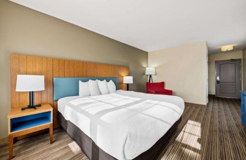 Red Wing Hotel | Country Inn & Suites by Radisson, Red Wing, MN