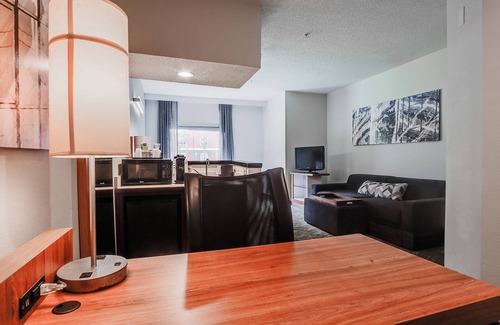 Windsor Forest Hotel | Country Inn & Suites by Radisson, Savannah Southside