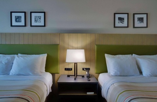 Savannah Hotel | Country Inn & Suites by Radisson, Savannah Gateway, GA