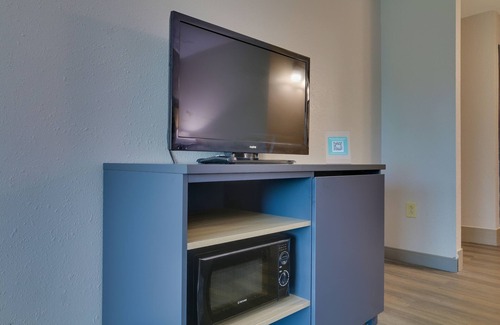 Savannah Hotel | Country Inn & Suites by Radisson, Savannah Gateway, GA