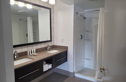 Appleton Hotel | Country Inn & Suites by Radisson, Appleton, WI