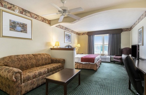 Elkhart Hotel | Country Inn & Suites by Radisson, Elkhart North, IN