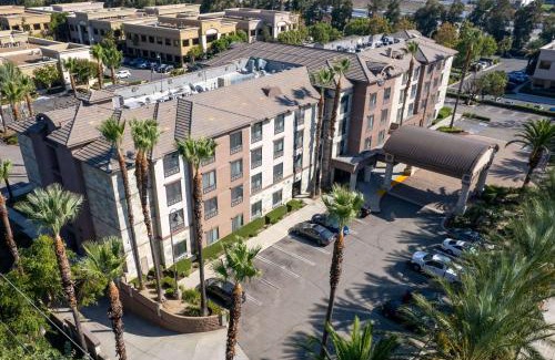 Ontario Hotel | Country Inn & Suites by Radisson, Ontario at Ontario Mills, CA