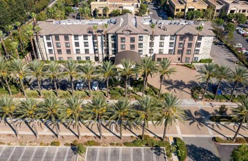 Ontario Hotel | Country Inn & Suites by Radisson, Ontario at Ontario Mills, CA