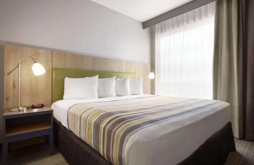 Marina Hotel | Country Inn & Suites by Radisson, Monterey Beachfront-Marina, CA