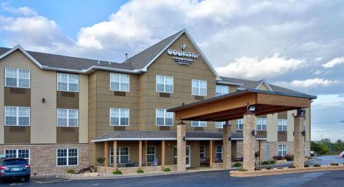 Quad Cities Hotel | Country Inn & Suites by Radisson, Moline Airport, IL