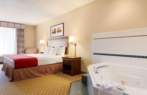 Nevada Hotel | Country Inn & Suites by Radisson, Nevada, MO