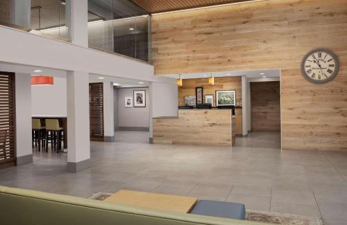 SeaTac Hotel | Country Inn & Suites by Radisson, Seattle-Tacoma International Airport, WA