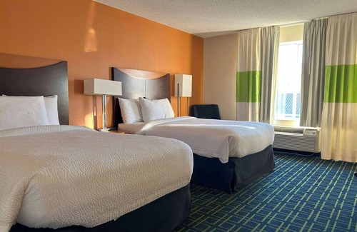 Cape Fear Hotel | Country Inn & Suites by Radisson, Fayetteville I-95, NC