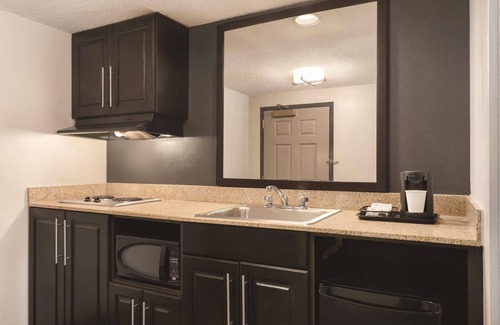 Morrisville Hotel | Country Inn & Suites by Radisson, Raleigh-Durham Airport, NC