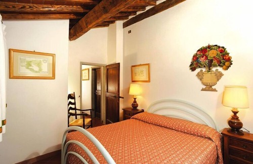 San Donato in Fronzano Apartment | Country Estate Fattoria degli Usignoli