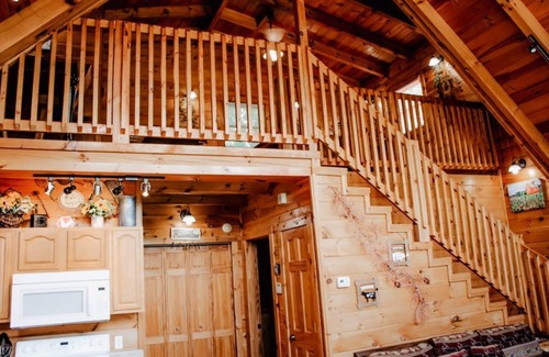 Cosby Cabin | Country Life~ Short stroll to Cosby Creek No contact check in