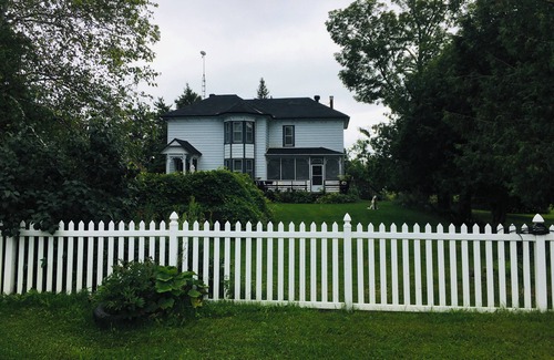 Rideau Lakes House | Country living at its bestnFishing/golfing/walking trails/bird watching/relaxing