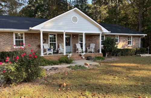 Athens House | Country living close to Athens! 3 bedroom 2 bath with gorgeous view