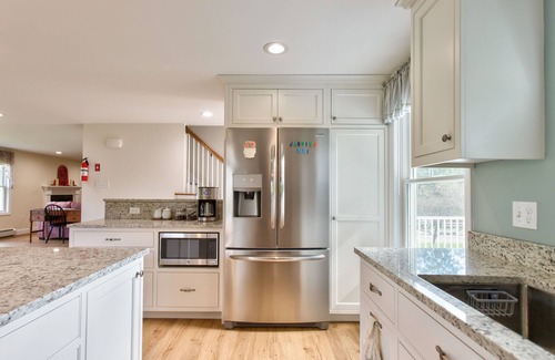 Pittsfield House | Country Living just minutes from Everything!