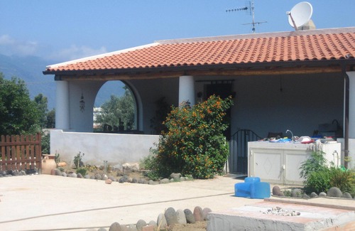 Quattropani House | Country Lodge MoniGio pure nature, sunset view, backside of the island
