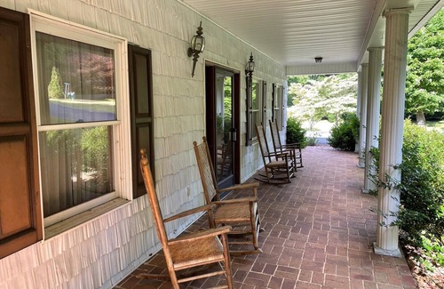 West Jefferson House | Country Mountain Home-lovely views,WIFI,close to Downtown West Jefferson