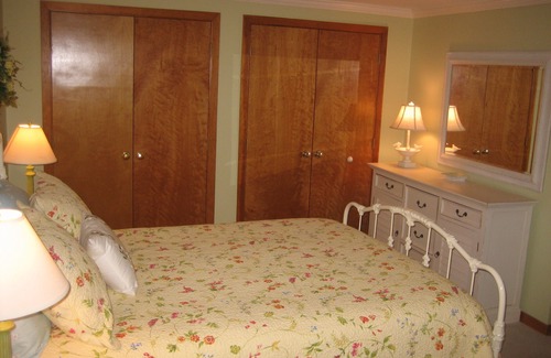 Manchester Center House | Country Setting With Walking Distance To Town.10 Min.