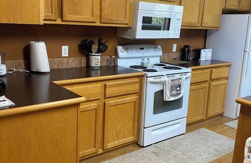 Greenfield House | Country setting one mile from boat dock and beach .Now with Internet
