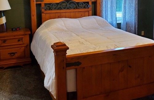 Campbellsport House | Country setting with a gorgeous Lake view and stunning sunsets/pet friendly.