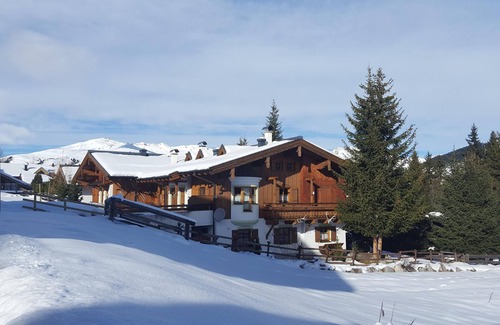 Hochkrimml Apartment | Country-style apartment close to the slopes