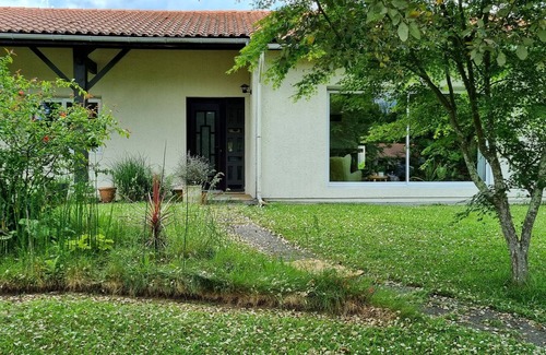 Salles House | Country-style house close to lakes and ocean