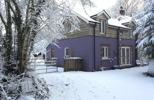 Brynamman Cottage | Countryside Cottage Retreat at Ty'r Cwm Farm