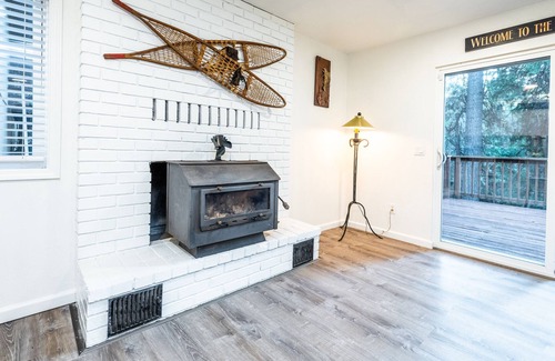 Iowa Hill House | Countryside Elegant Suites with Porch- Excellent for DE-stressing!!