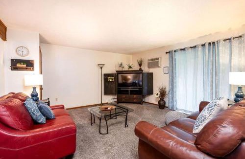 Rockford House | Countryside Family Cottages near Lake Bella Vista