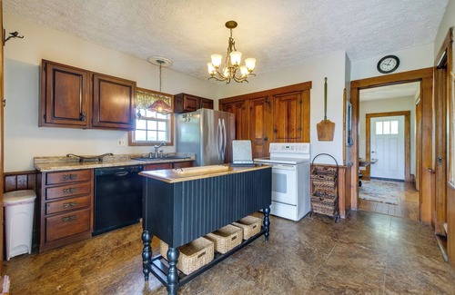 Wooster House | Countryside Home in Wooster w/Patio & Fire Pit