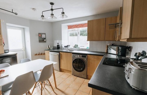Kendal Cottage | Countryside House - Gateway to Lakes National Park