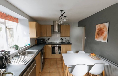 Kendal Cottage | Countryside House - Gateway to Lakes National Park