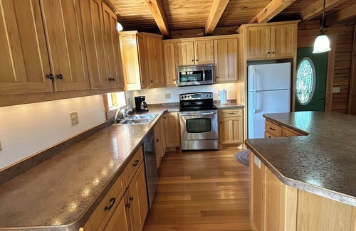 Villard Cabin | Countryside Log Home on Lake Villardn