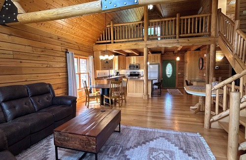 Villard Cabin | Countryside Log Home on Lake Villardn