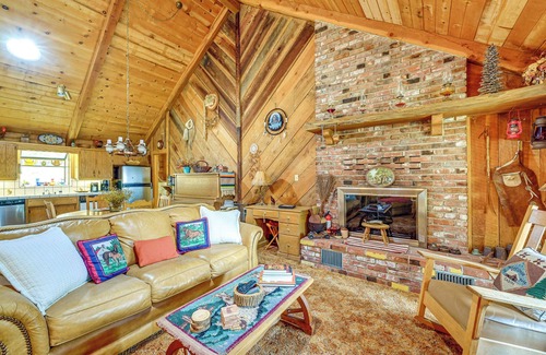 Badger Cottage | Countryside Views: Family-friendly Badger Cabin