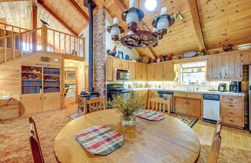 Badger Cabin | Countryside Views: Family-Friendly Badger Cabin