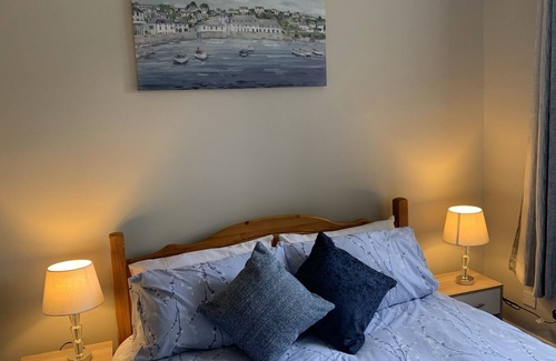 Helensburgh House | County Cottages Nursery, Double room-Shared Bathroom