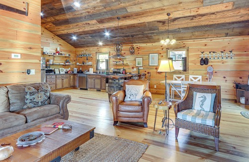 Blue Ridge Cabin | Couple's Retreat: Mtn-View Cabin in Blue Ridge!