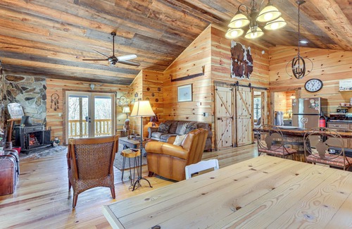 Blue Ridge Cabin | Couple's Retreat: Mtn-View Cabin in Blue Ridge!
