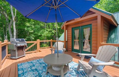 Dahlonega House | Couples Carriage House Retreat-Wineries & Hiking