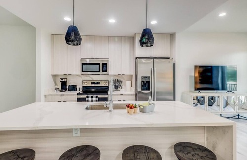 Gulfport Apartment | Couples Coastal Getaway w/pool