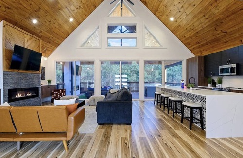 Broken Bow Cabin | Couples - Family - Games - Hot tub - Sauna