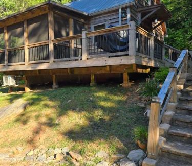 Dahlonega House | Couples Getaway Cabin with a Loft - Firepit - Creek
